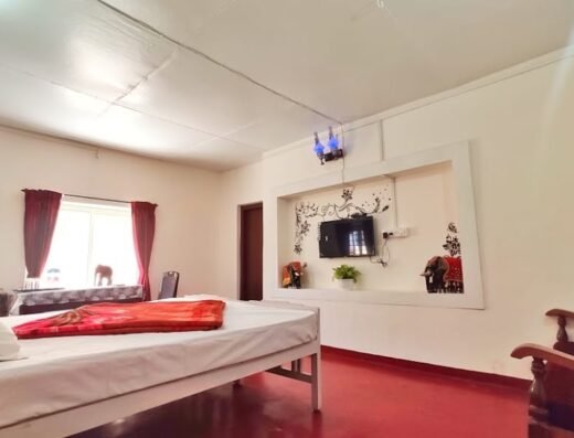 Karunya Homestay and Rooms